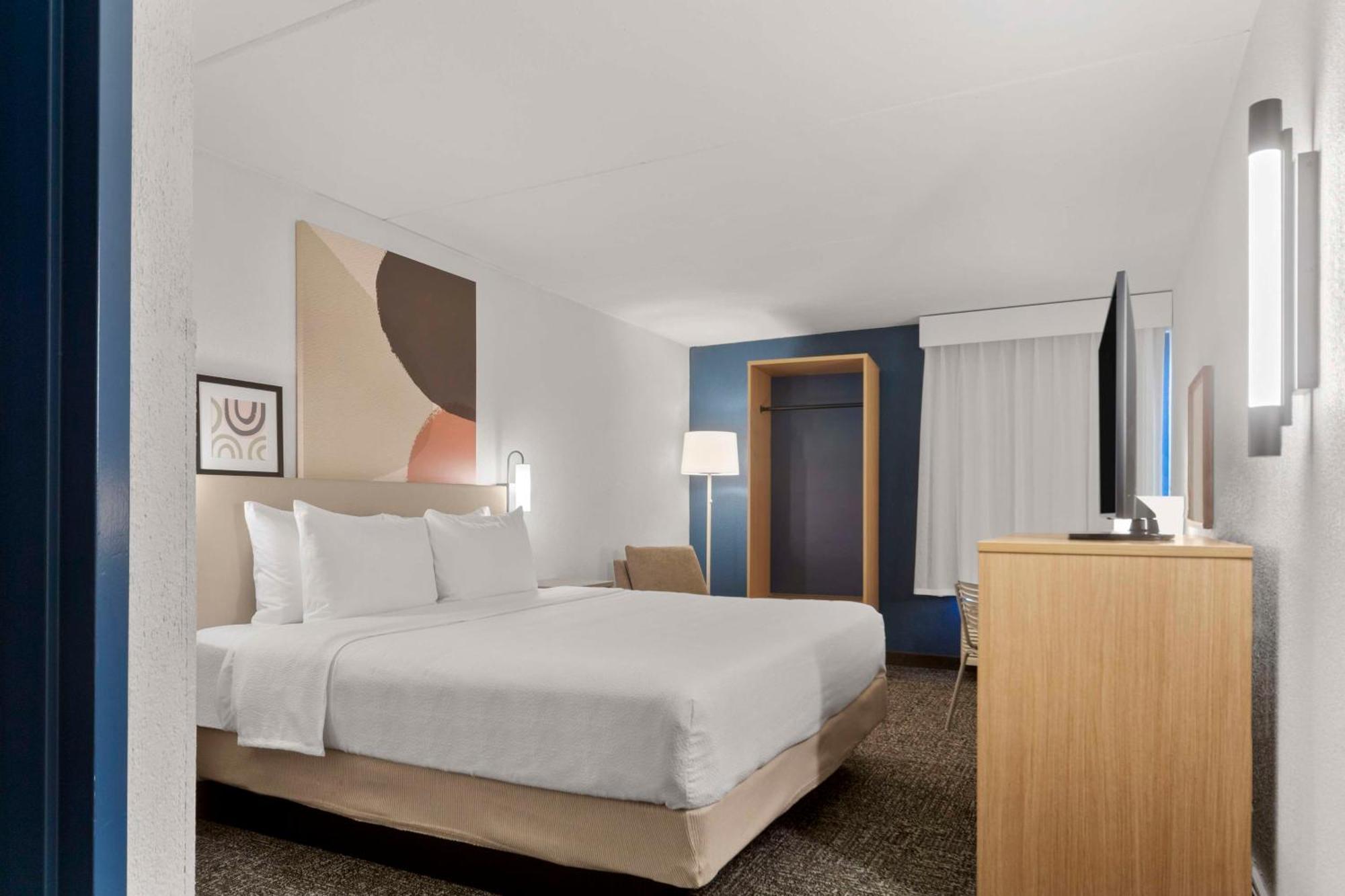 Spark By Hilton Grand Prairie Exterior photo